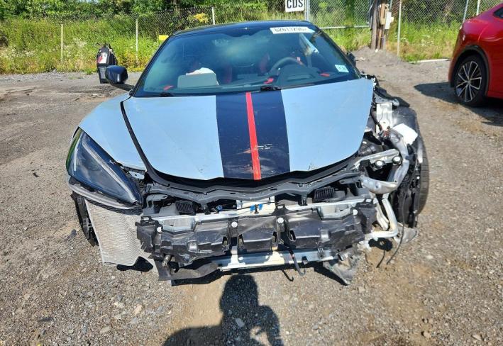 Salvage 2021 Chevrolet Corvette Stingray 3lt in Серебристый