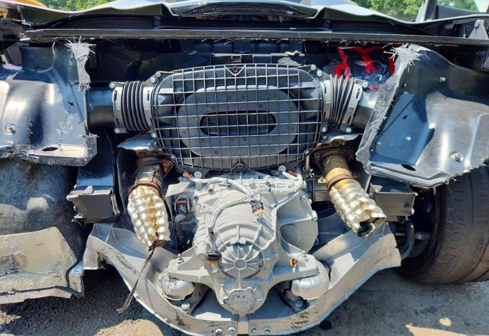 Salvage 2021 Chevrolet Corvette Stingray 3lt in Серебристый