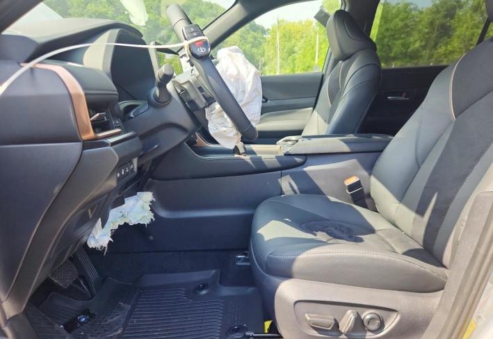 Salvage 2026 Toyota Grand Hybrid Max Platinum in Gray