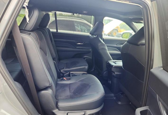 Salvage 2026 Toyota Grand Hybrid Max Platinum in Gray