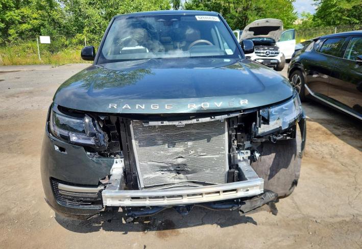 Salvage 2025 Land Rover Rover Range Se in Зеленый