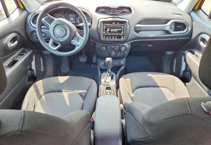 Salvage 2023 Jeep Renegade  in Yellow