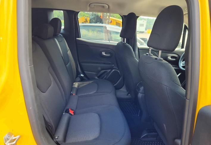 Salvage 2023 Jeep Renegade  in Yellow