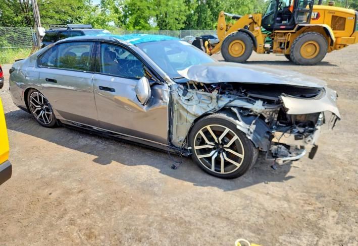 Salvage 2026 Bmw I7 Xdrive60 in Серый
