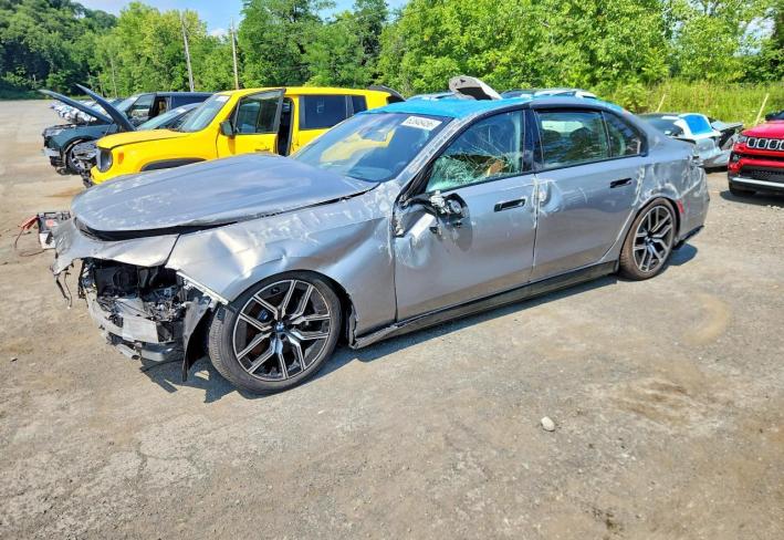 Salvage 2026 Bmw I7 Xdrive60 in Серый