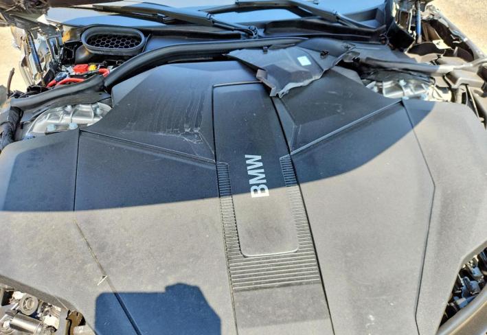 Salvage 2026 Bmw I7 Xdrive60 in Серый