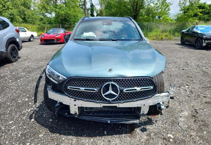 Salvage 2025 Mercedes Benz Glc 300 4matic in Синий