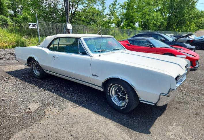 Salvage 1967 Oldsmobile Cutlass  in White