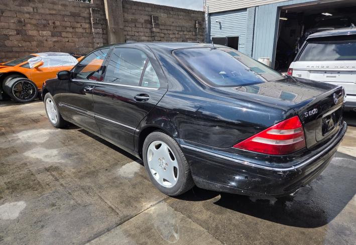 Salvage 2002 Mercedes-benz S600  in Black