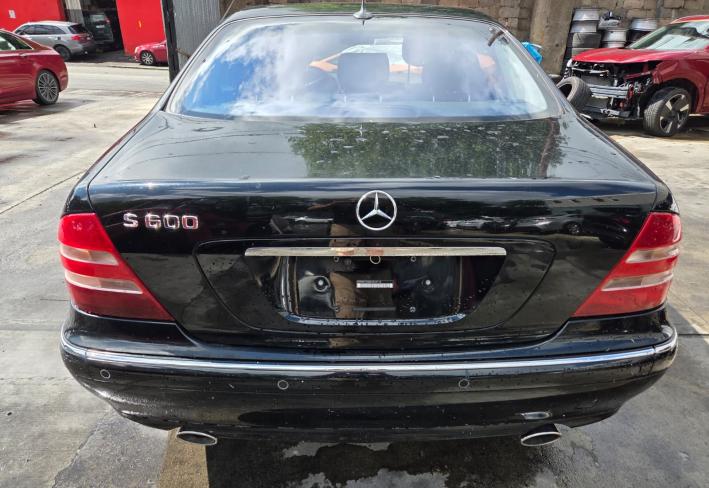 Salvage 2002 Mercedes-benz S600  in Black