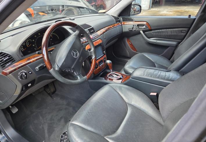 Salvage 2002 Mercedes-benz S600  in Black