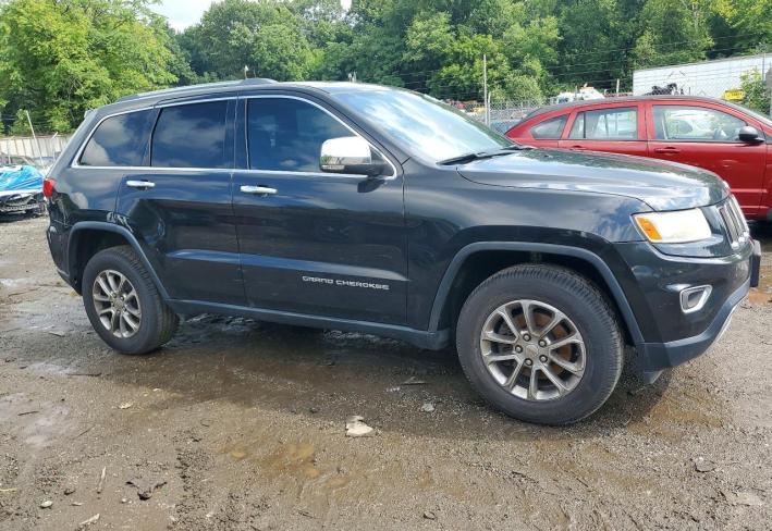 Salvage 2016 Jeep Grand Cherokee Limited in Black