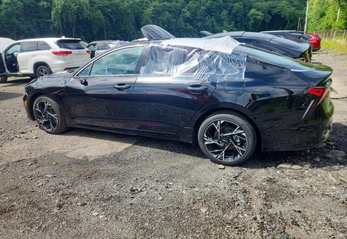 Salvage 2025 Kia K5 Gt Line in Черный