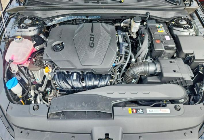 Salvage 2025 Kia K5 Gt Line in Черный