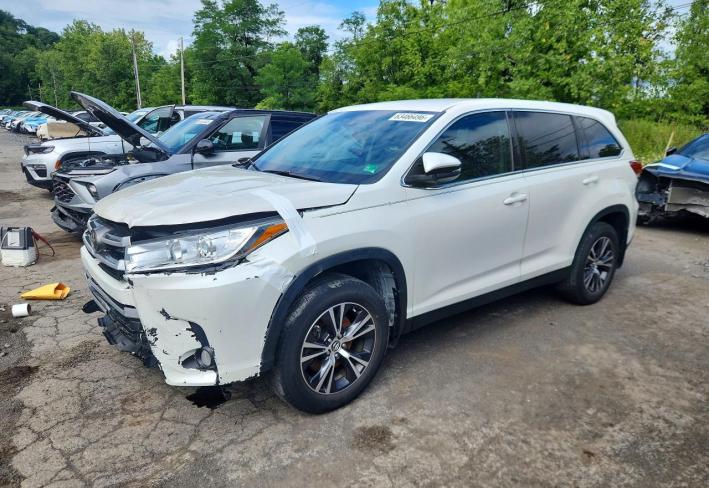 Salvage 2019 Toyota Highlander Le Plus in Белый