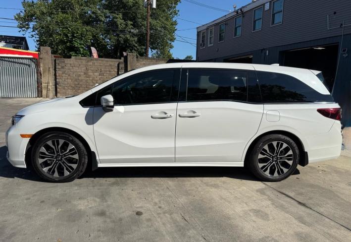 Salvage 2026 Honda Odyssey Elite in Белый