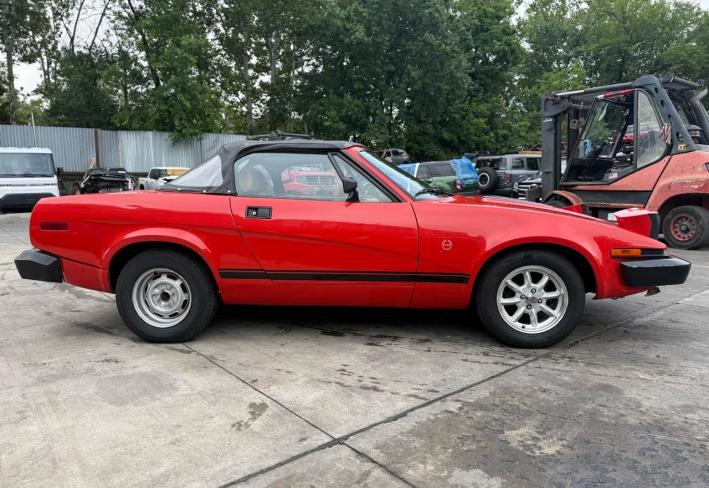 Salvage 1980 Triumph Tr7 Roadster in Red