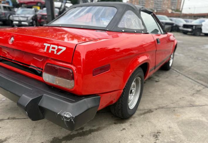Salvage 1980 Triumph Tr7 Roadster in Red