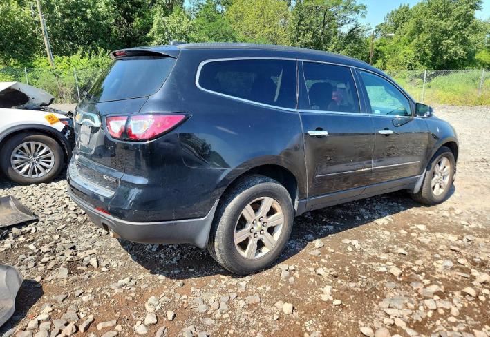 Salvage 2017 Chevrolet Traverse Premier in Черный