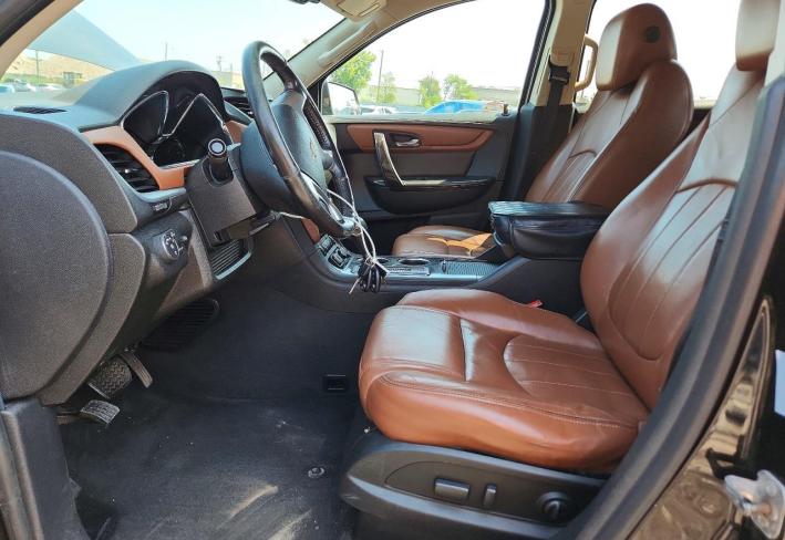 Salvage 2017 Chevrolet Traverse Premier in Черный