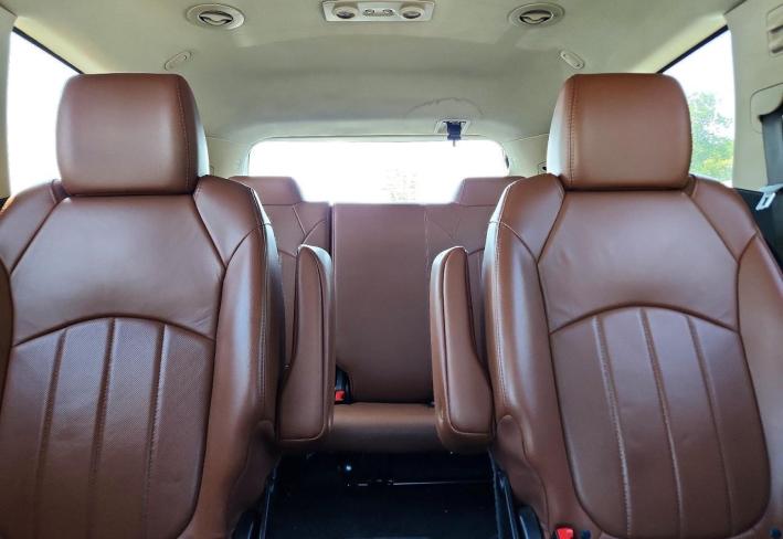 Salvage 2017 Chevrolet Traverse Premier in Черный