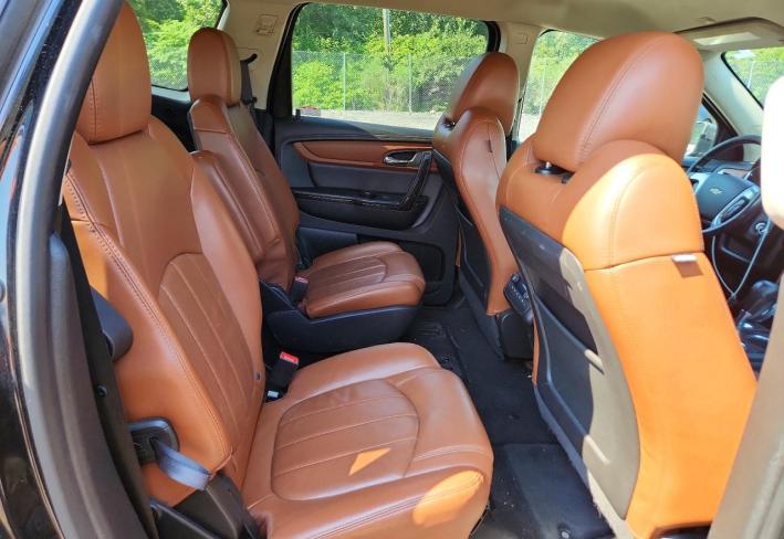 Salvage 2017 Chevrolet Traverse Premier in Черный