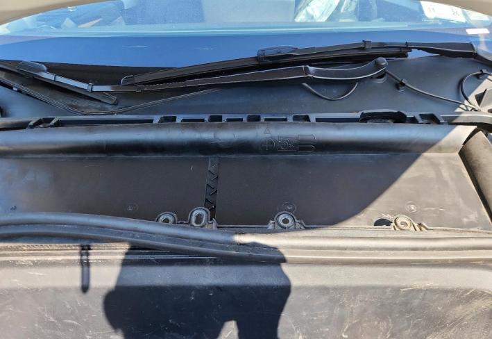 Salvage 2022 Tesla Model Y  in White