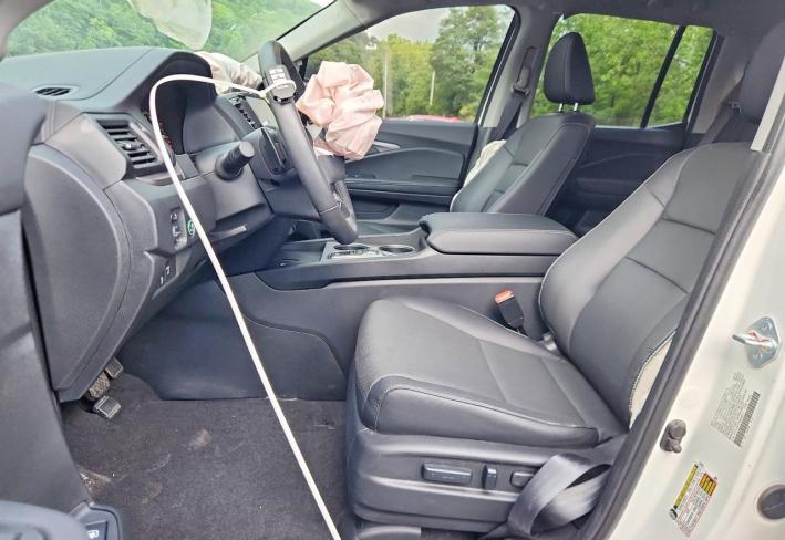 Salvage 2025 Honda Ridgeline  in White