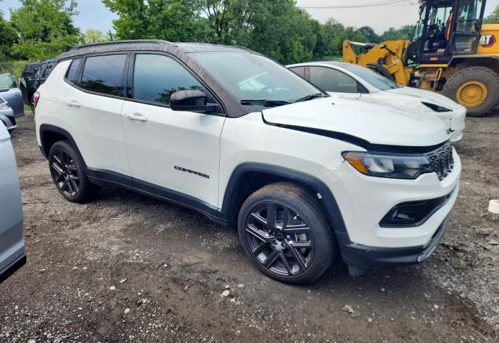 Salvage 2026 Jeep Compass Limited in Белый