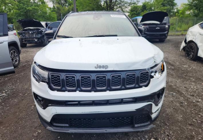 Salvage 2026 Jeep Compass Limited in Белый