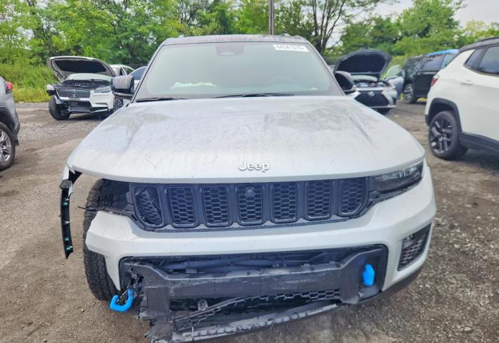 Salvage 2022 Jeep Grand Cherokee Trailhawk 4xe in Silver