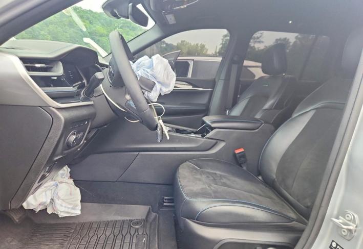 Salvage 2022 Jeep Grand Cherokee Trailhawk 4xe in Silver