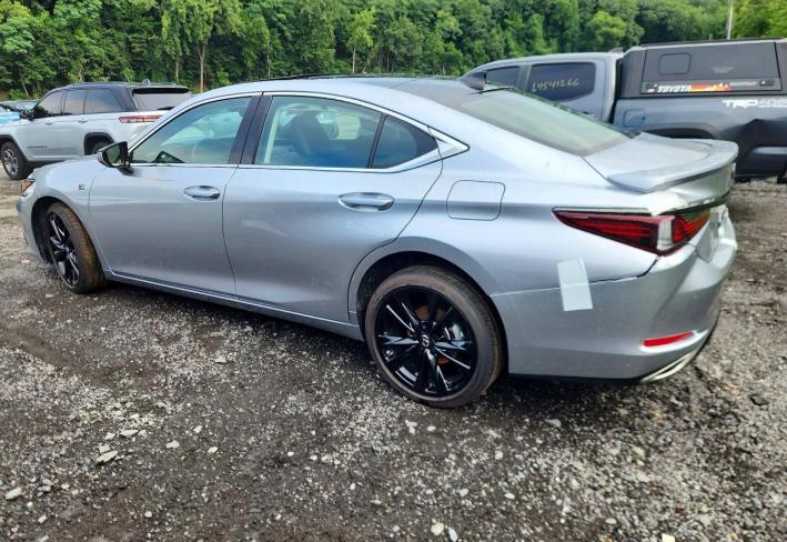 Salvage 2025 Lexus Es 350 F Sport in Серый