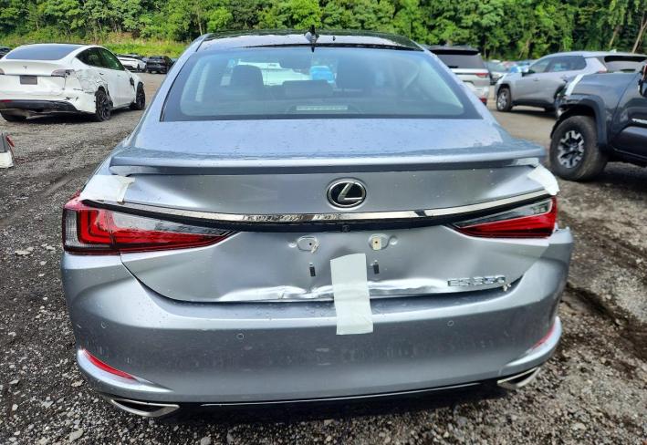 Salvage 2025 Lexus Es 350 F Sport in Серый