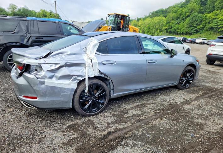 Salvage 2025 Lexus Es 350 F Sport in Серый