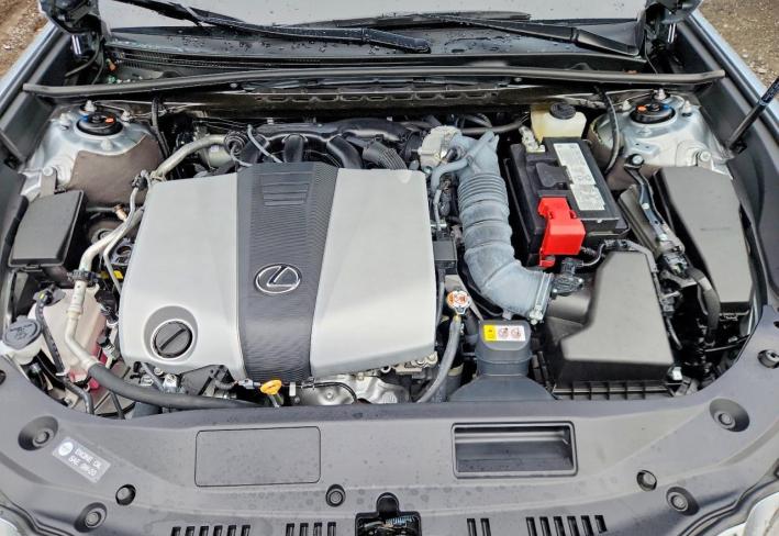 Salvage 2025 Lexus Es 350 F Sport in Серый