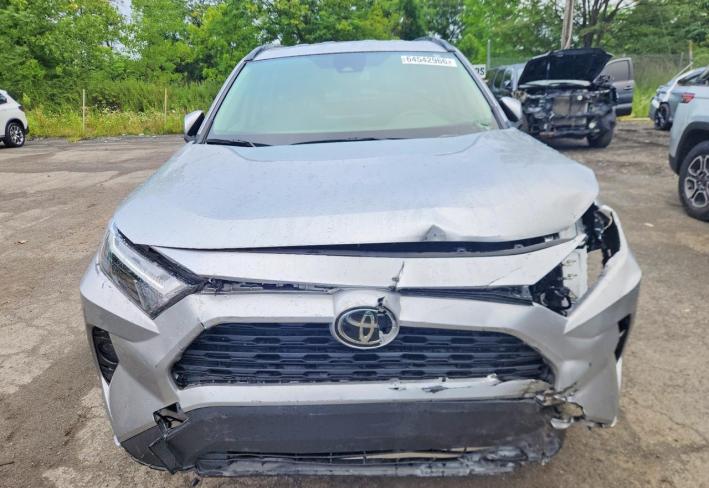 Salvage 2025 Toyota Rav4 Hybrid Xle in Silver