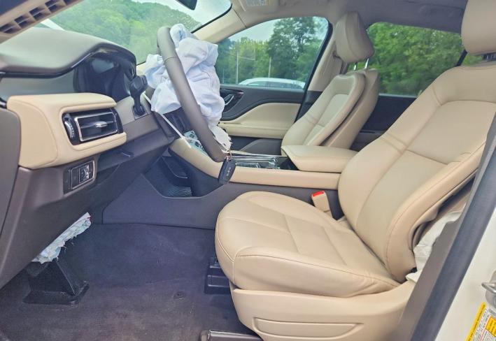 Salvage 2023 Lincoln Aviator  in White