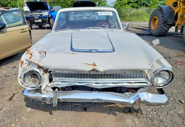 Salvage 1964 Dodge Dart  in Белый