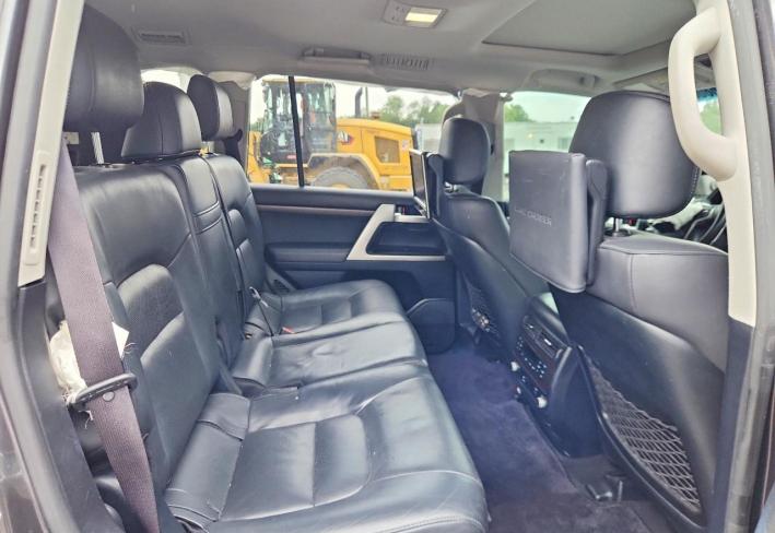 Salvage 2019 Toyota Land Cruiser Vx-r in Gray