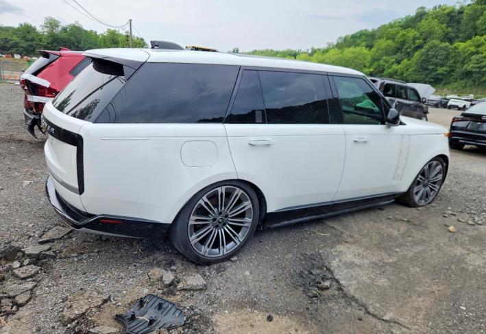 Salvage 2025 Land Rover Range Rover Autobiography in White