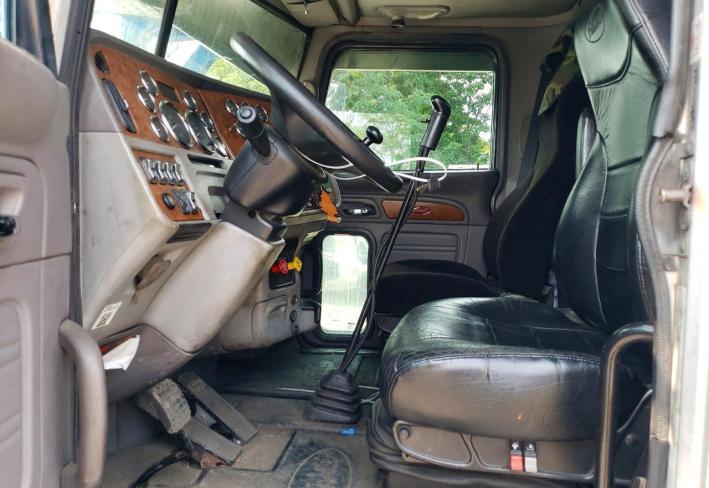 Salvage 2007 Peterbilt 379  in Gray