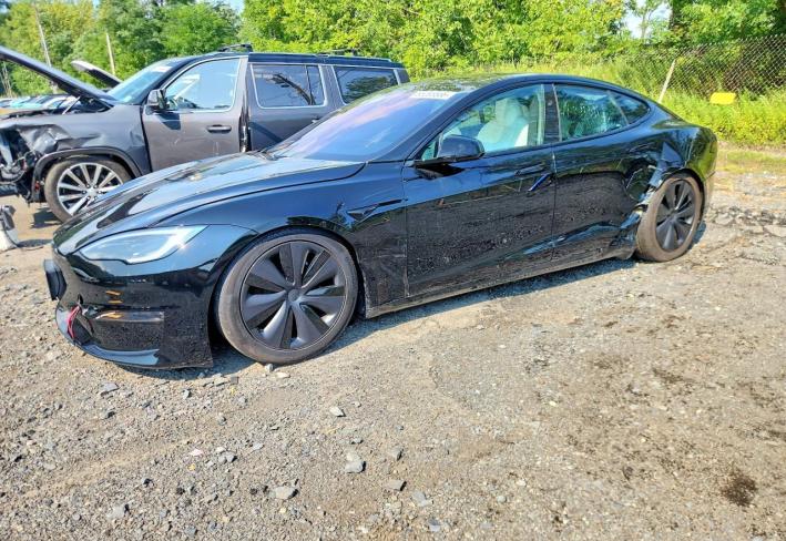 Salvage 2024 Tesla Model S  in Black