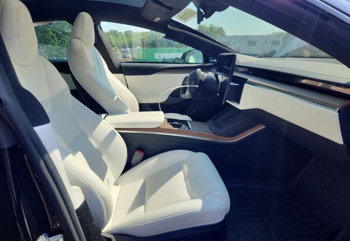 Salvage 2024 Tesla Model S  in Black