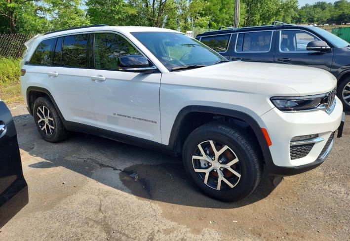 Salvage 2025 Jeep Grand Cherokee Limited in White