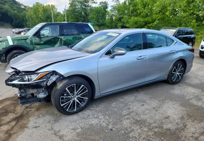Salvage 2025 Lexus Es 350  in Silver