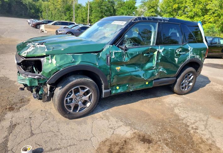 Salvage 2024 Ford Bronco Sport Badlands in Зеленый