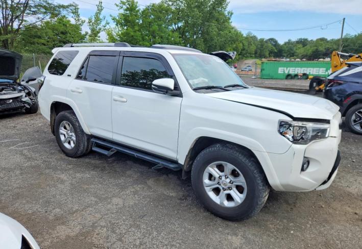 Salvage 2024 Toyota 4runner  in Белый