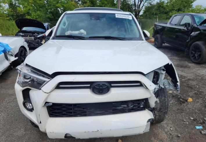 Salvage 2024 Toyota 4runner  in Белый