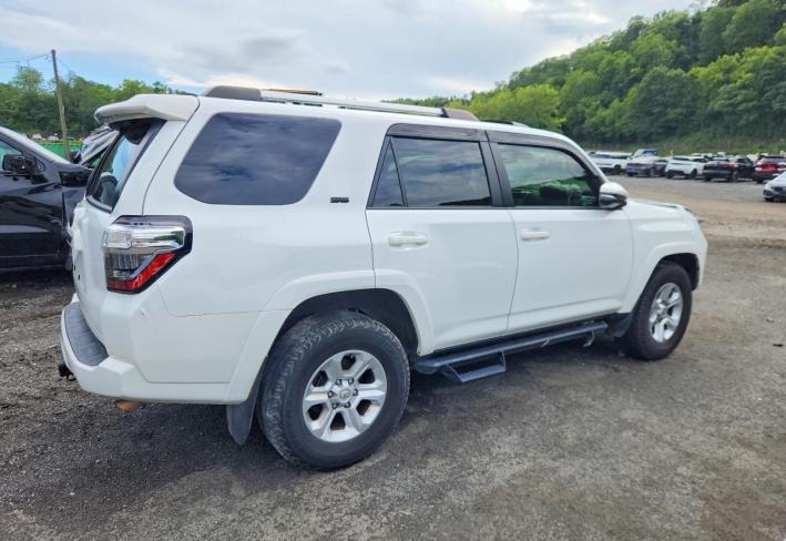 Salvage 2024 Toyota 4runner  in Белый